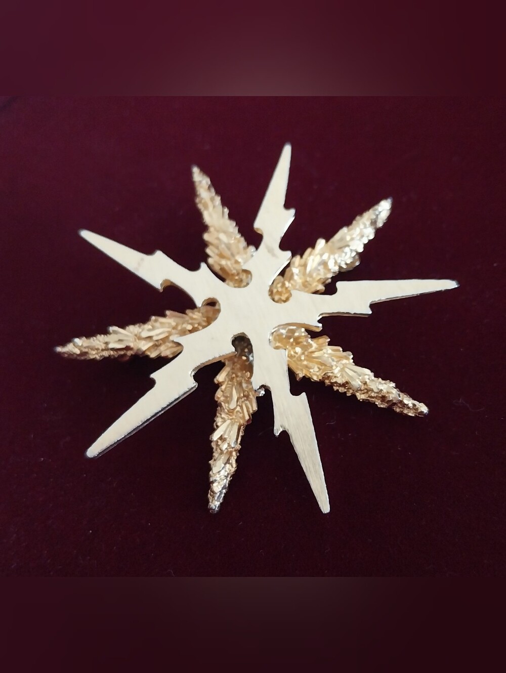 Vintage Gold Starburst Brooch Pin - Sparkling Gold Tone Women’s Jewelry